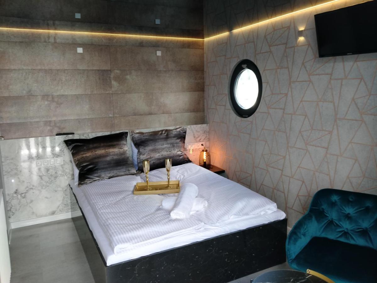 Hausboot - Domy Na Wodzie - Houseboat Porta Mare - Odradream Szczecin Exterior photo